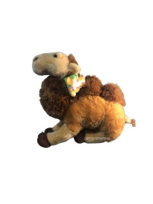 CAMELO DE PELÚCIA UMA FOFURA